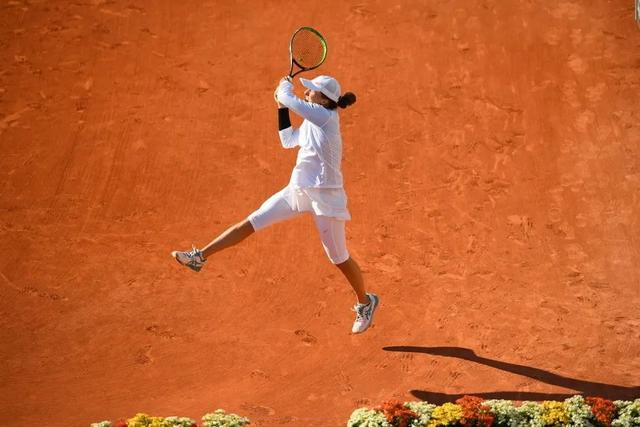 决显得格外 决显得格外