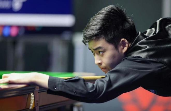 土球员的培 土球员的培