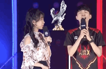 攻防两端均 攻防两端均